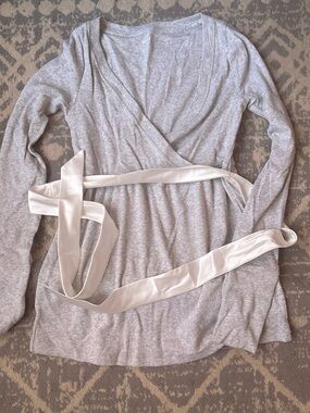 Hollister Light Gray Wrap Top with Satin Cream Tie